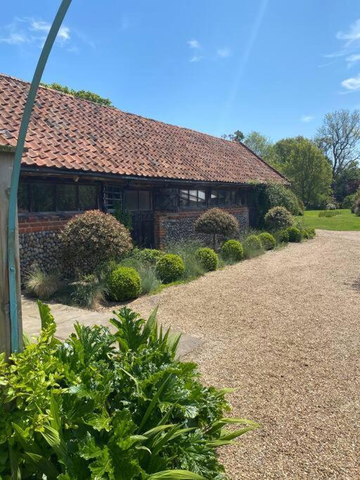 Oyster Barn Sleeps Six, North Norfolk Holiday home Roughton (Norfolk)