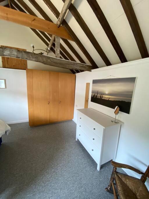 Oyster Barn Sleeps Six, North Norfolk Roughton (Norfolk)