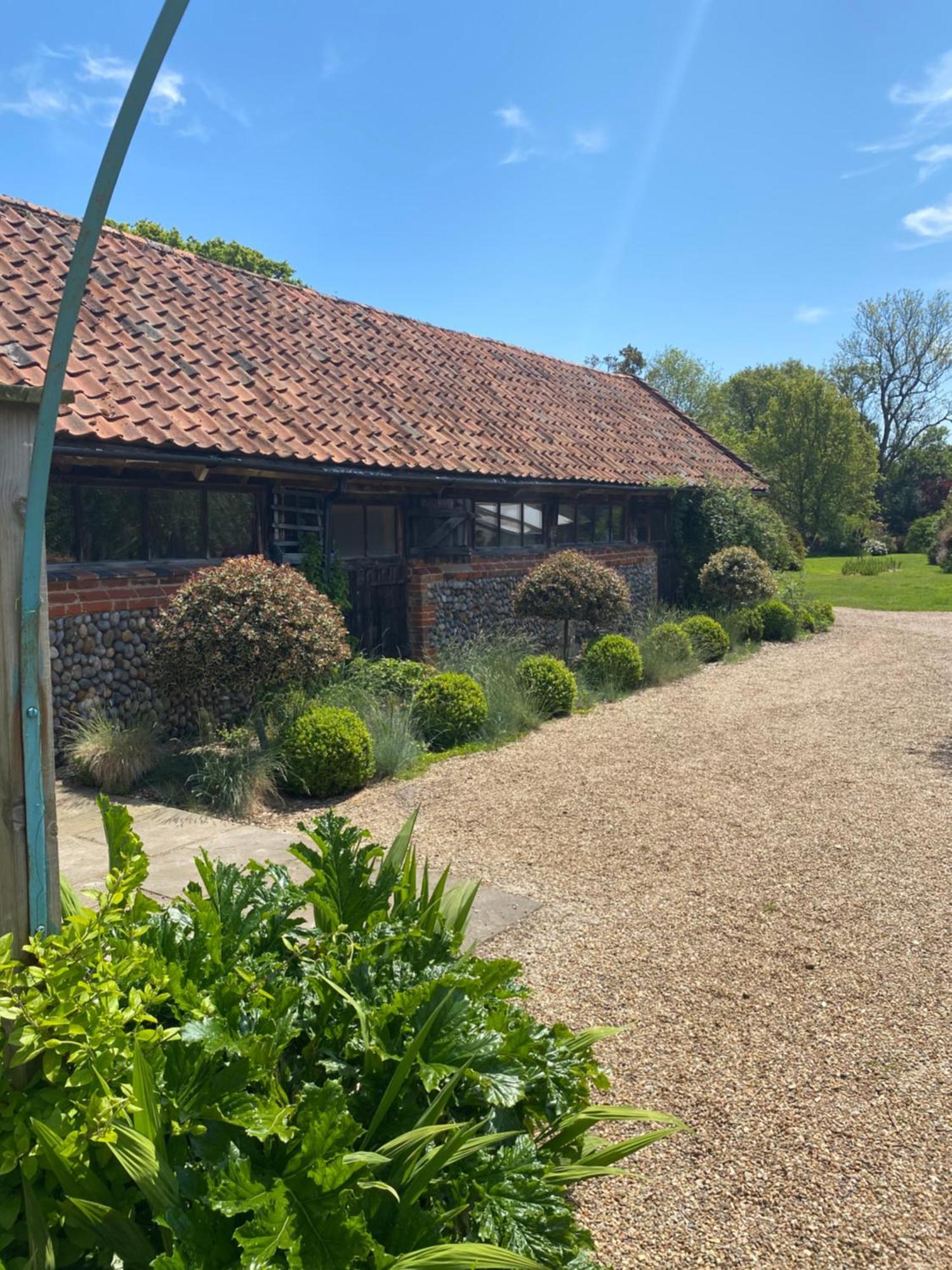 Oyster Barn Sleeps Six, North Norfolk * Roughton (Norfolk)