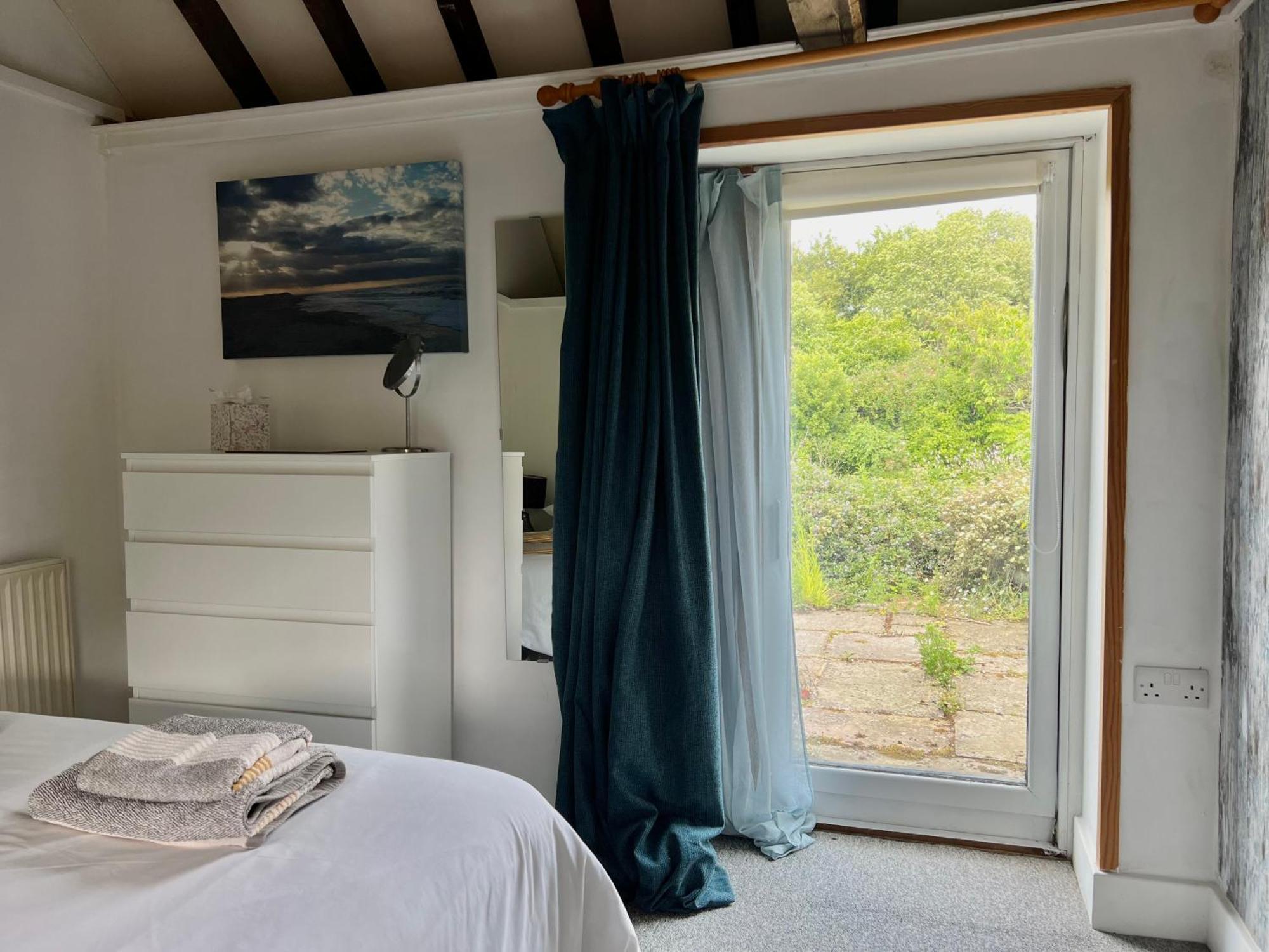 Oyster Barn Sleeps Six, North Norfolk * Roughton (Norfolk)