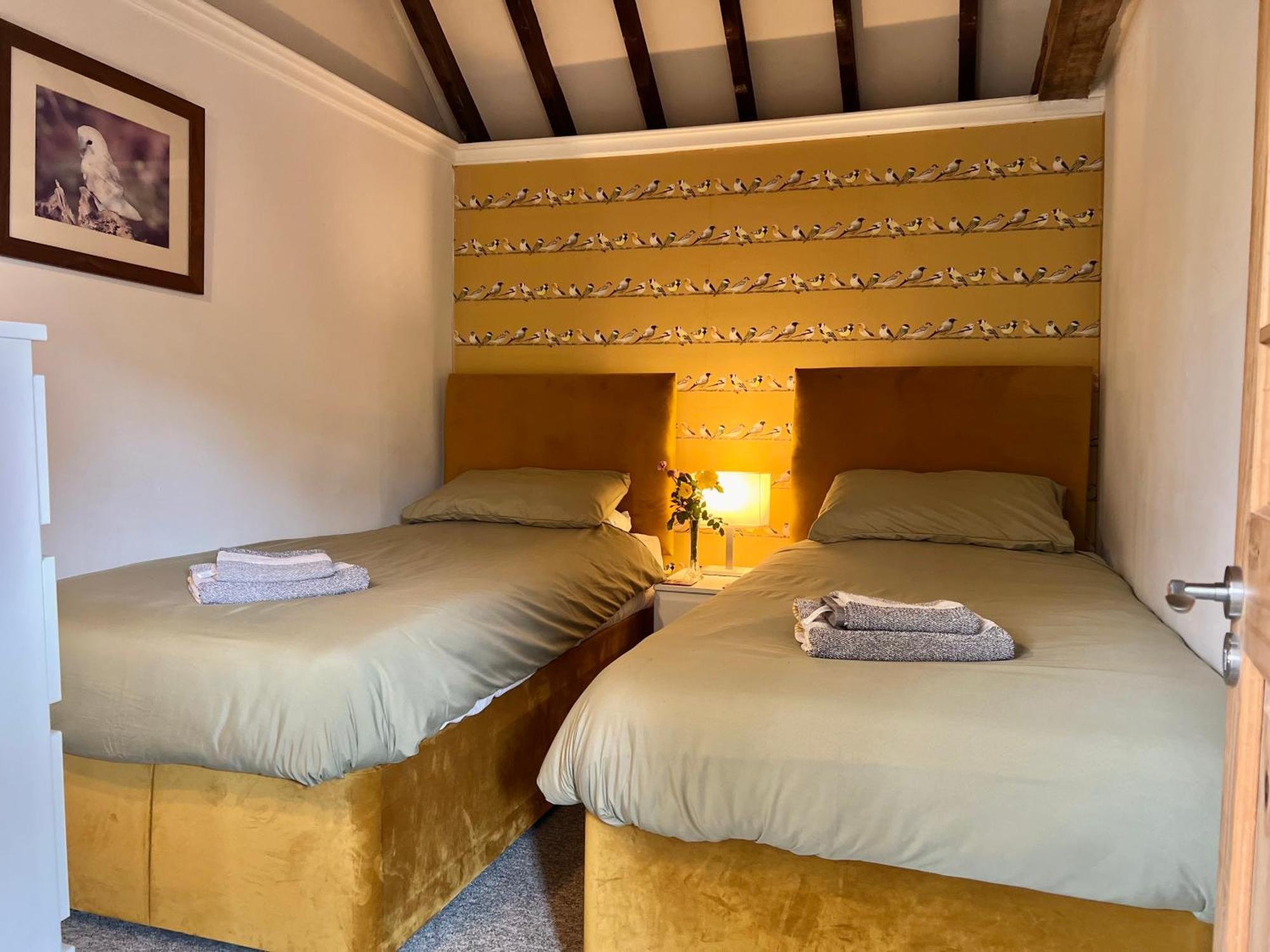 Oyster Barn Sleeps Six, North Norfolk Roughton (Norfolk)